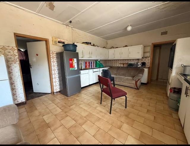 4 BEDROOM HOUSE FOR SALE IN VANDERBIJLPARK CW 2